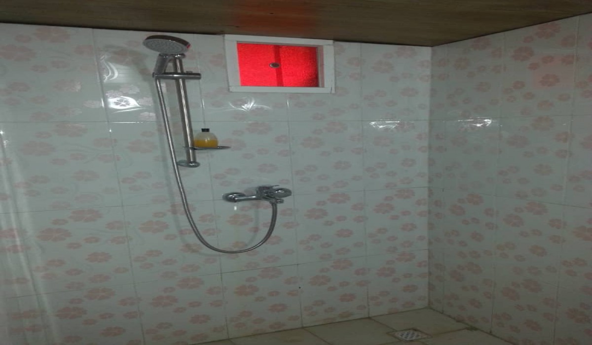 حمام کلبه جنگلی چوبی کالیکلا لفور