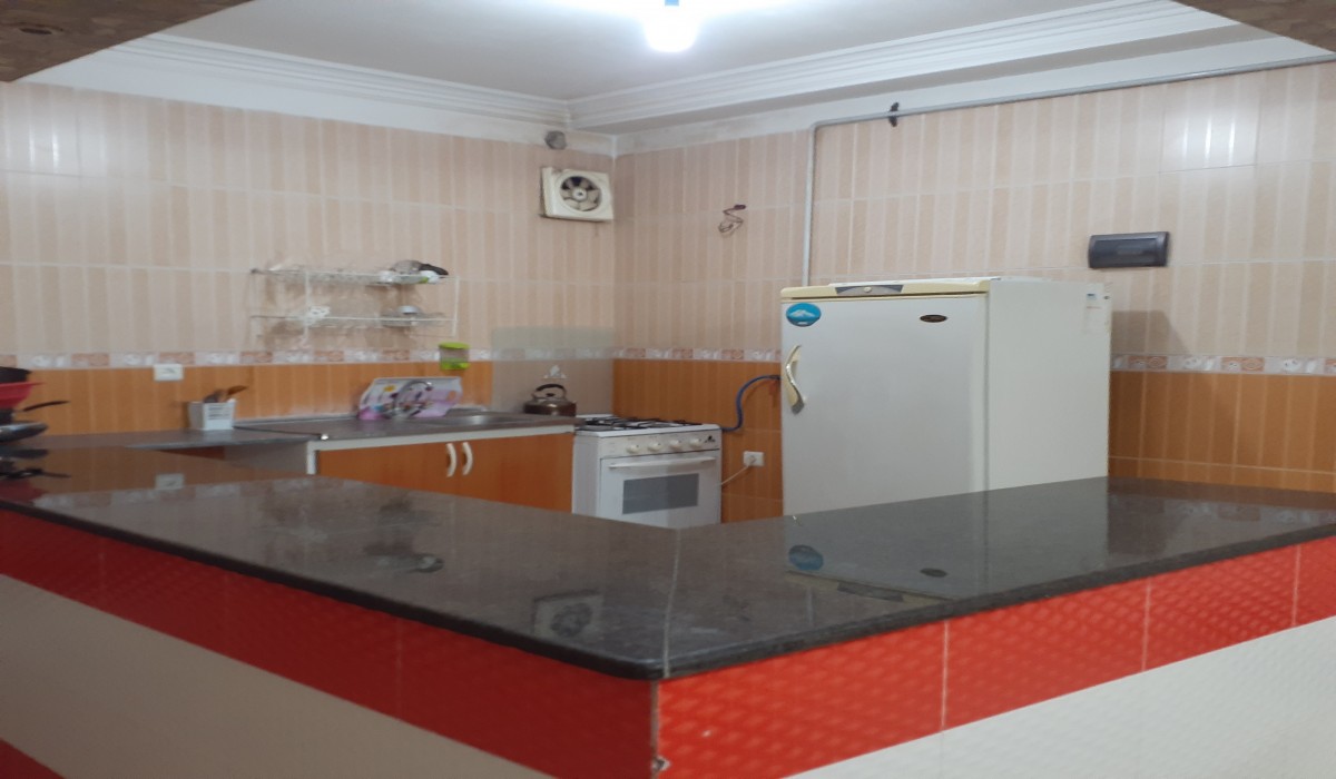 آشپزخانه آپارتمان دو خوابه بابلسر نخست وزیری